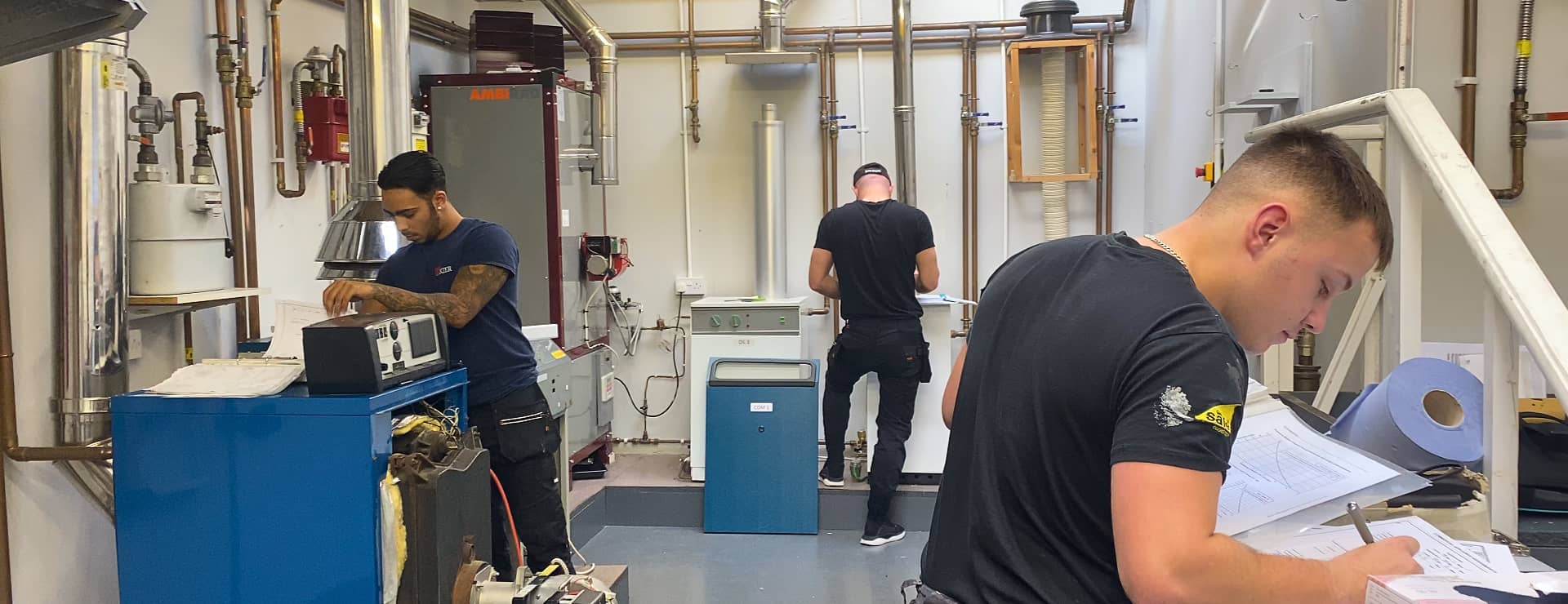 commercial gas engineers training to become qualified as commercial heating gas engineers