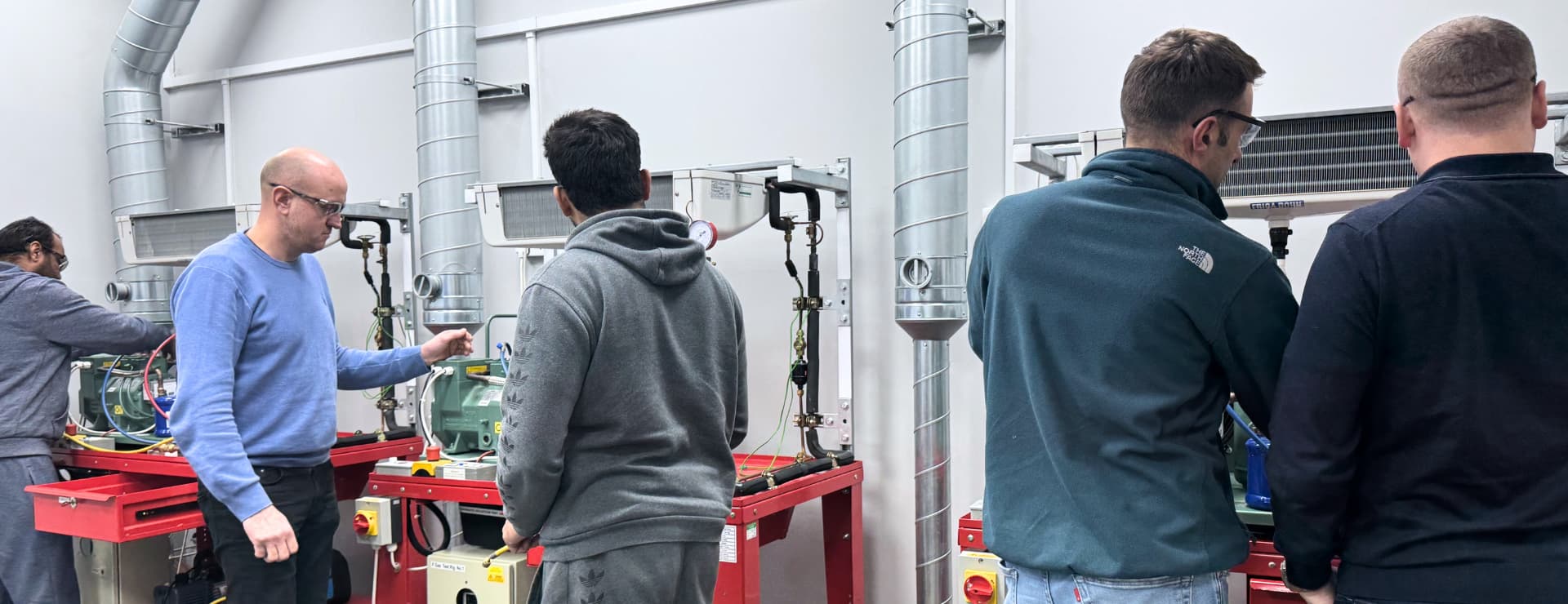 A group of f-gas students training with Logic4training