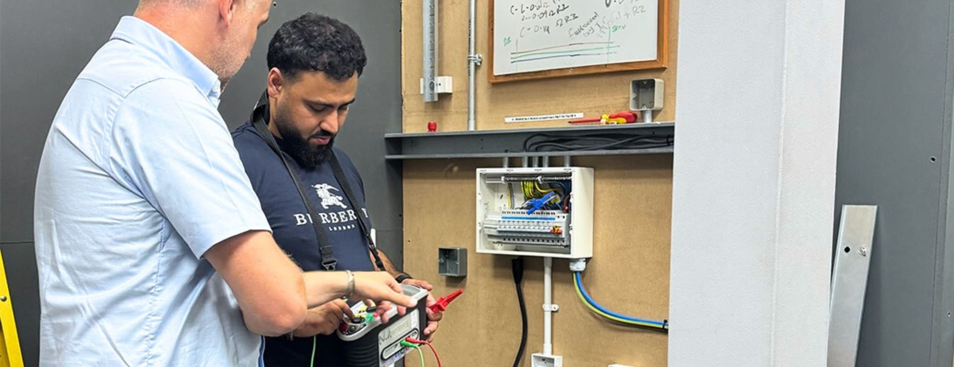 electrical student that decided to learn atrade rather than going to university