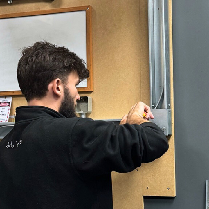 A Logic4training candidate training for their AM2 assessment