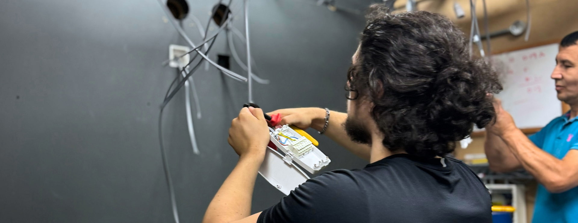 A Logic4training electrical student training in a dedicated training bay