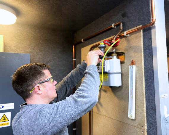 Smart meter qualifications - a smart meter installer training to become qualified