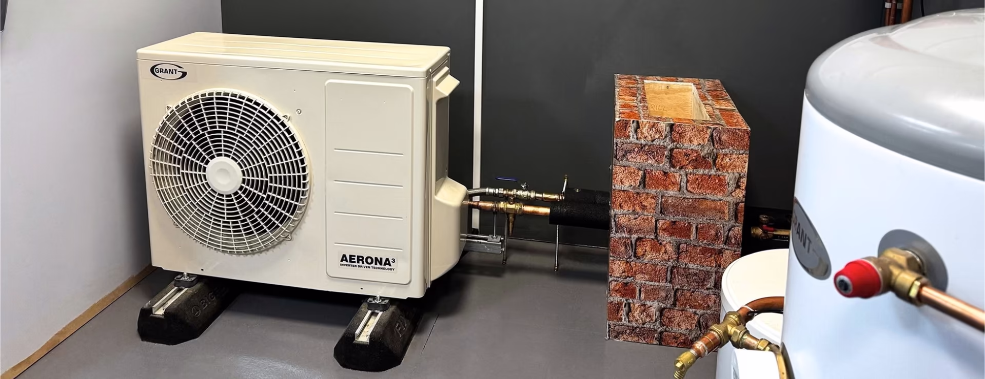 A heat pump training rig