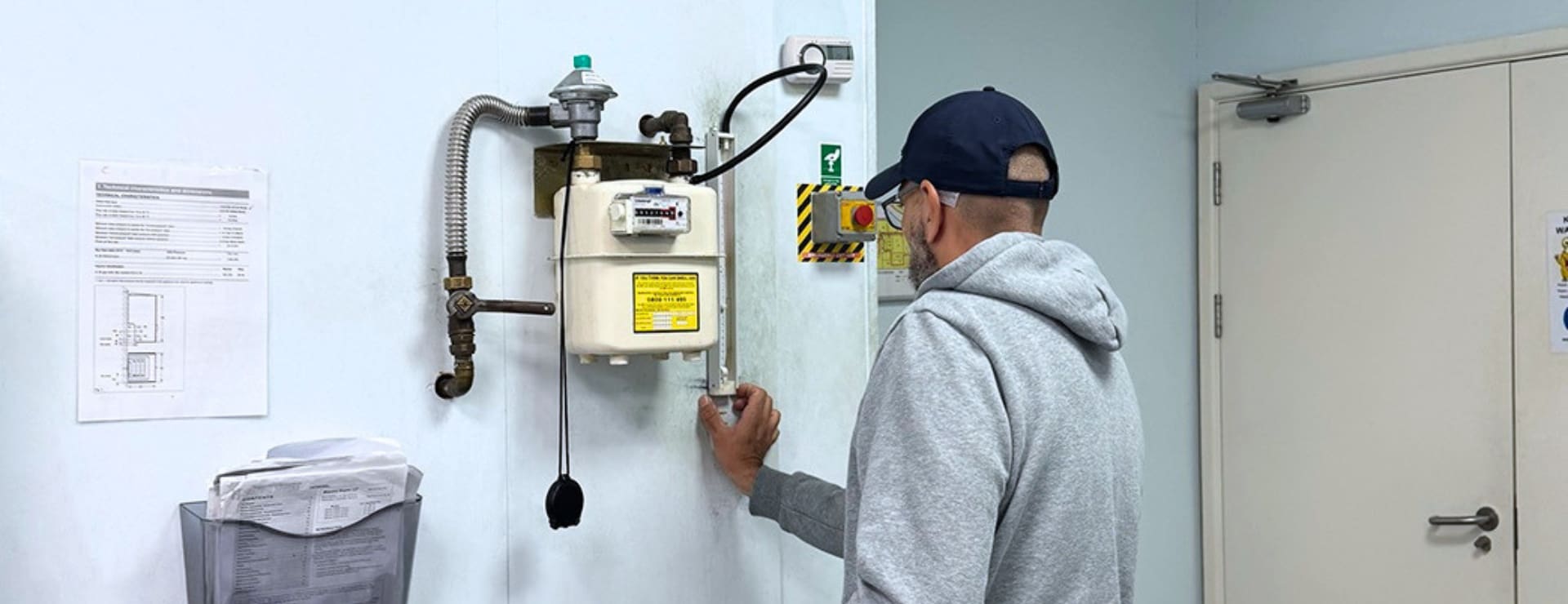 A man timing a tightness test